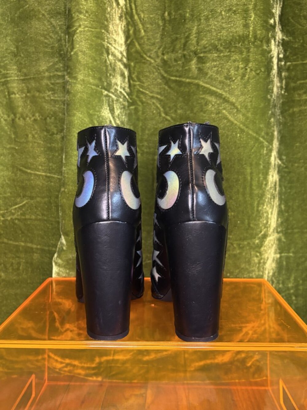 Y.R.U. Reflective Stars and Moon Ankle Heeled Boots w/ Zipper Front (Size 6) - Picture 4 of 5